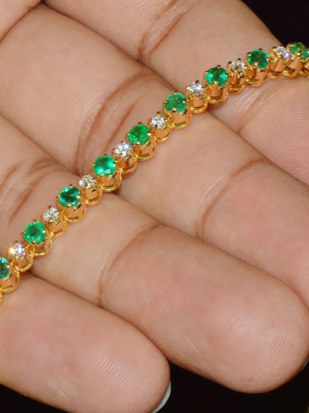 Certified Natural 4.90Cts VS F Diamond Emerald 18K Solid Gold Tennis Bracelet
